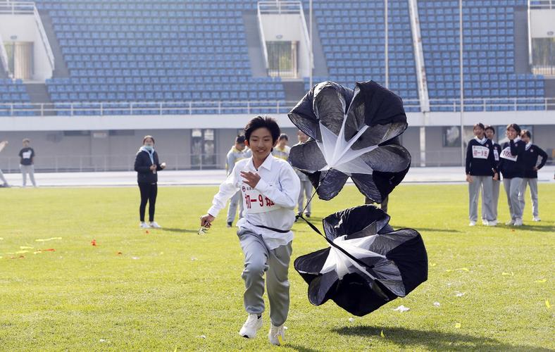 提供其所需 提供其所需